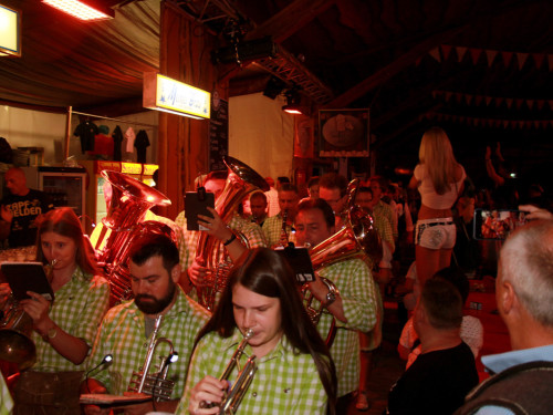 Auszug der Bedienungen  Hofer Volksfest Hofer Volksfest 2019 – Foto 19