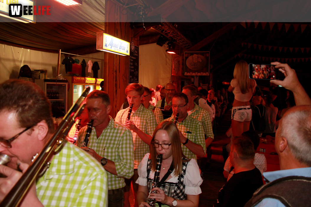 Auszug der Bedienungen  Hofer Volksfest Hofer Volksfest 2019