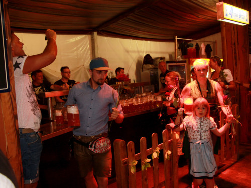 Auszug der Bedienungen  Hofer Volksfest Hofer Volksfest 2019 – Foto 29