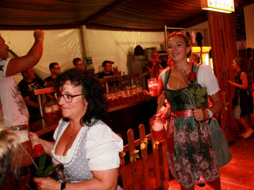 Auszug der Bedienungen  Hofer Volksfest Hofer Volksfest 2019 – Foto 31