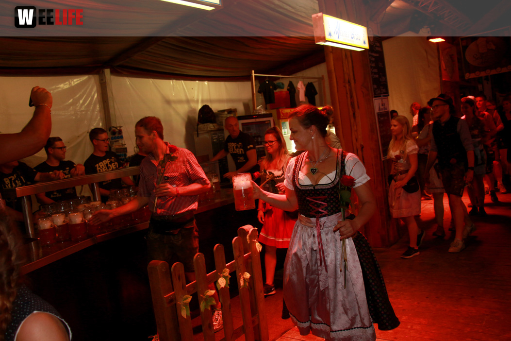 Auszug der Bedienungen  Hofer Volksfest Hofer Volksfest 2019