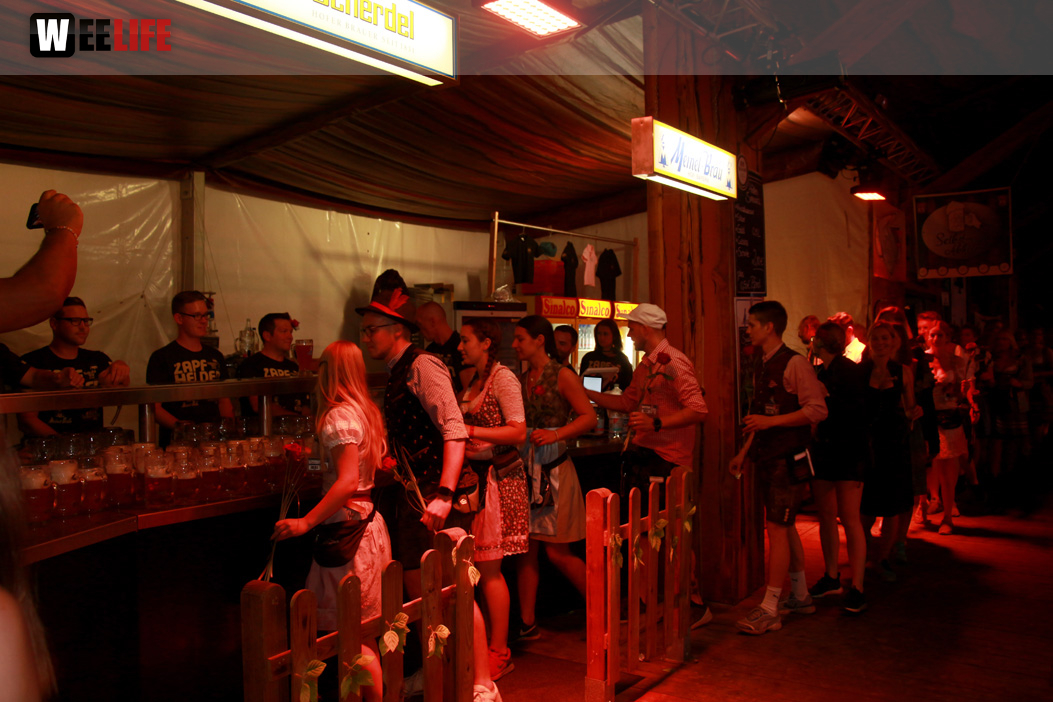 Auszug der Bedienungen  Hofer Volksfest Hofer Volksfest 2019