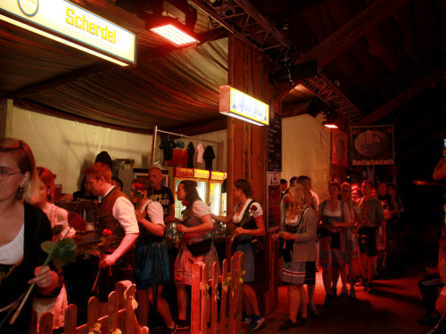 Auszug der Bedienungen  Hofer Volksfest Hofer Volksfest 2019 – Foto 39