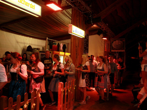 Auszug der Bedienungen  Hofer Volksfest Hofer Volksfest 2019 – Foto 40