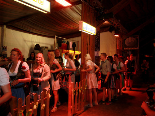 Auszug der Bedienungen  Hofer Volksfest Hofer Volksfest 2019 – Foto 42