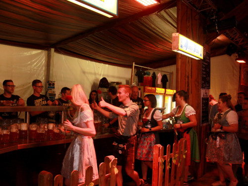 Auszug der Bedienungen  Hofer Volksfest Hofer Volksfest 2019 – Foto 44