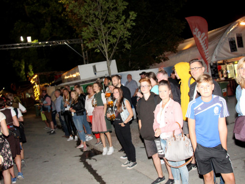 Auszug der Bedienungen  Hofer Volksfest Hofer Volksfest 2019 – Foto 51