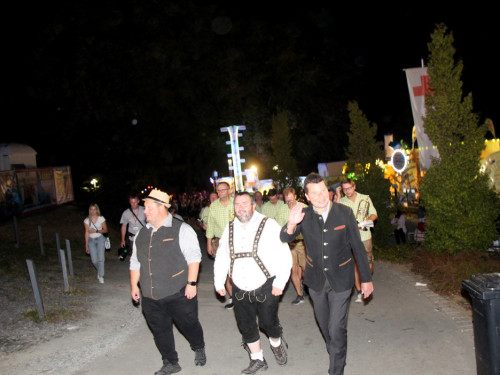 Auszug der Bedienungen  Hofer Volksfest Hofer Volksfest 2019 – Foto 53
