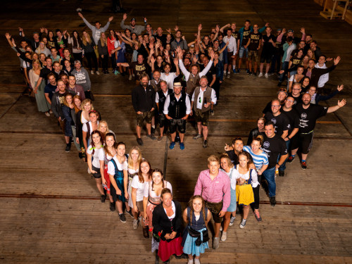 Zelt Ausräumen Gruppenbild Hofer Volksfest Hofer Volksfest 2019 – Foto 23