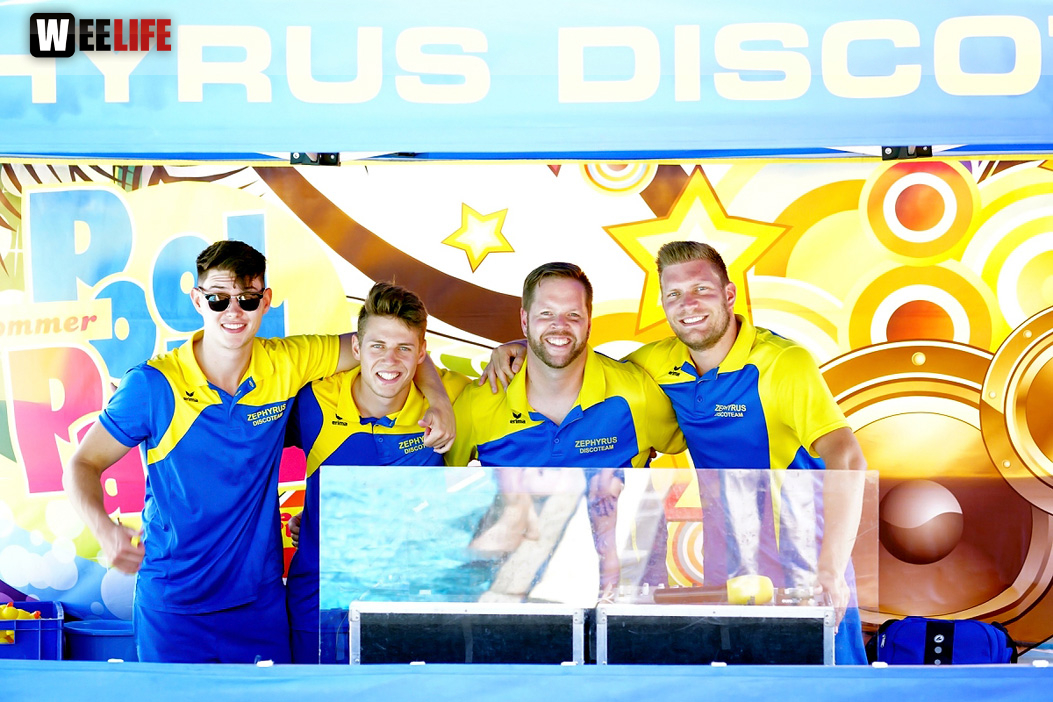 Sommer Pool Party Freibad Hof