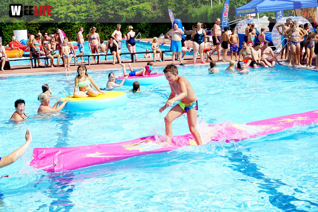 Sommer Pool Party Freibad Hof