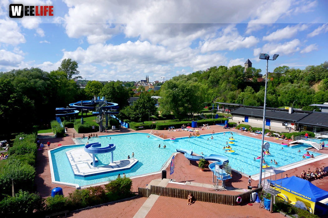 Sommer Pool Party Freibad Hof