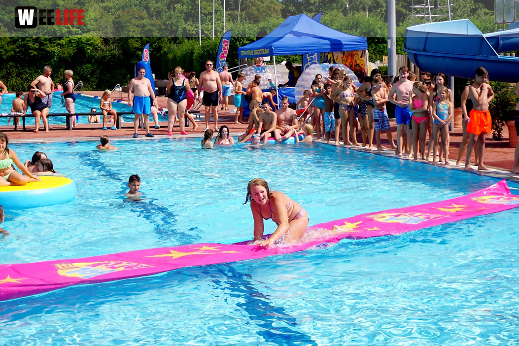 Sommer Pool Party Freibad Hof