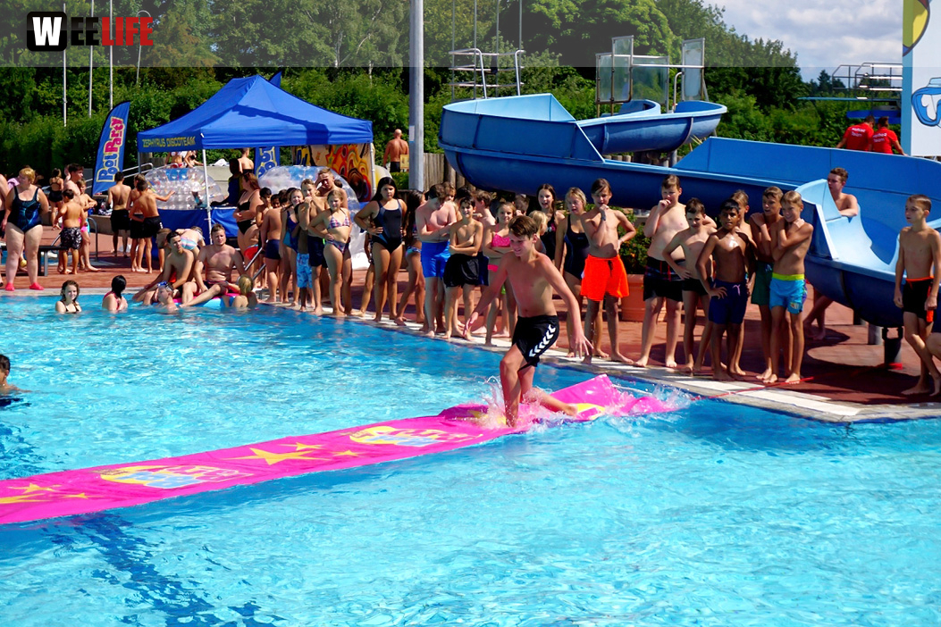 Sommer Pool Party Freibad Hof
