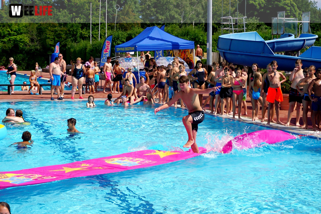 Sommer Pool Party Freibad Hof