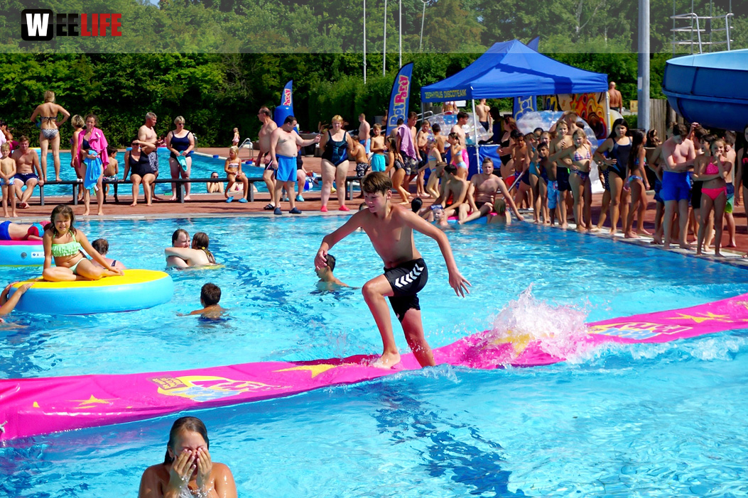 Sommer Pool Party Freibad Hof