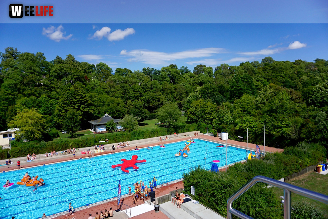 Sommer Pool Party Freibad Hof