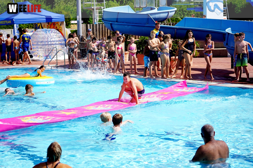 Sommer Pool Party Freibad Hof