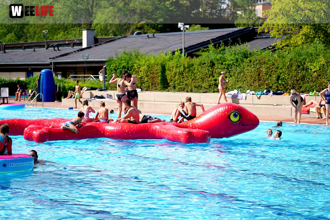 Sommer Pool Party Freibad Hof