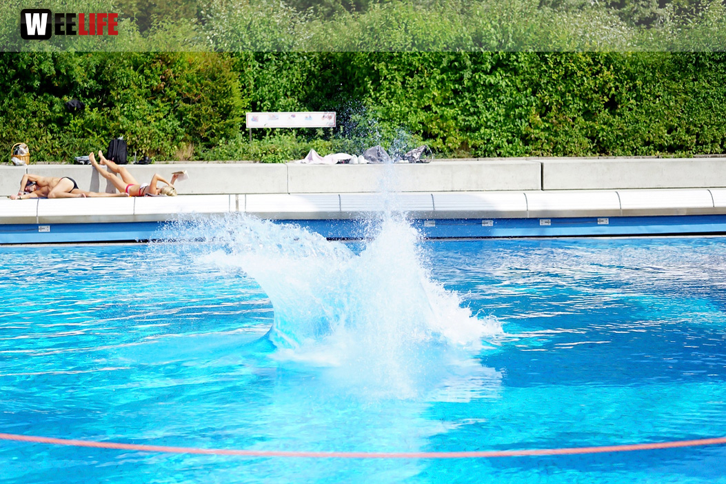 Sommer Pool Party Freibad Hof