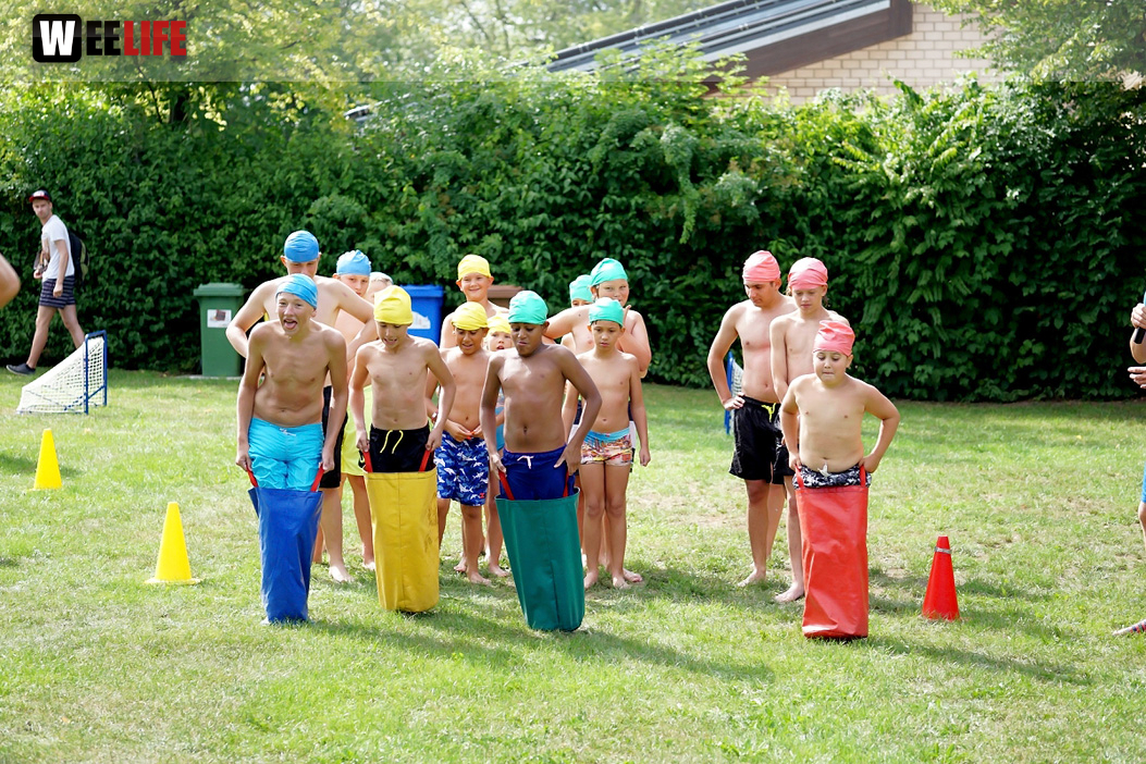 Sommer Pool Party Freibad Hof