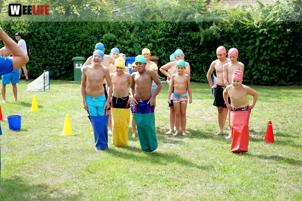 Sommer Pool Party Freibad Hof