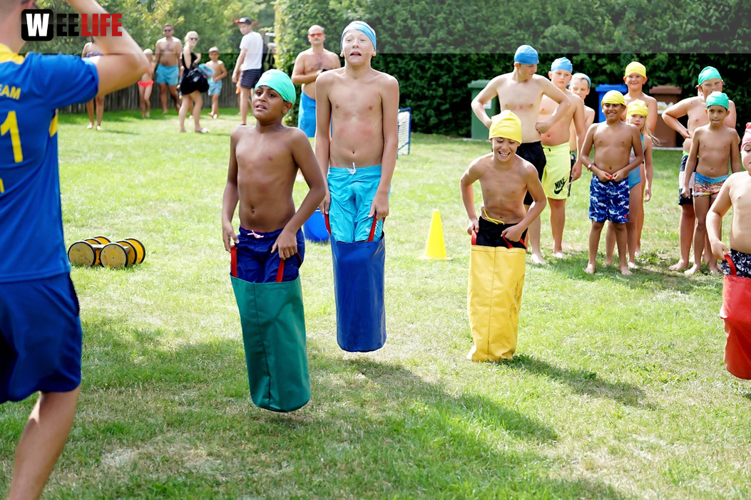 Sommer Pool Party Freibad Hof