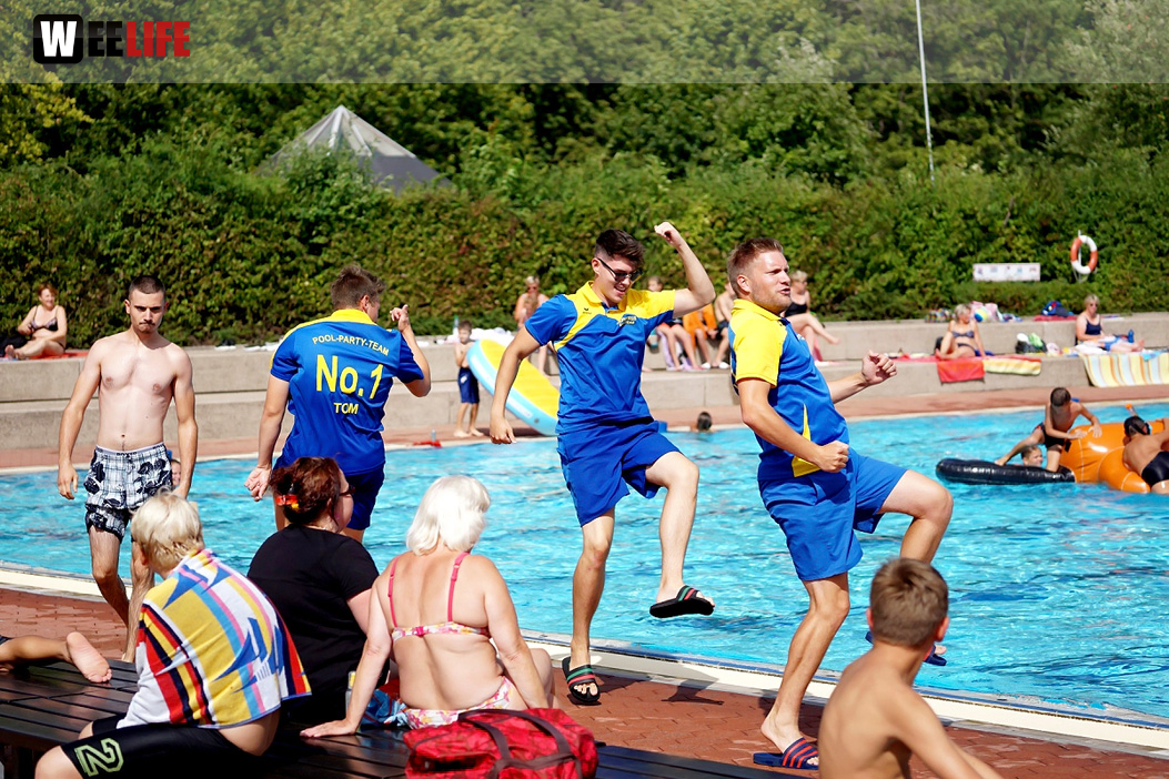 Sommer Pool Party Freibad Hof