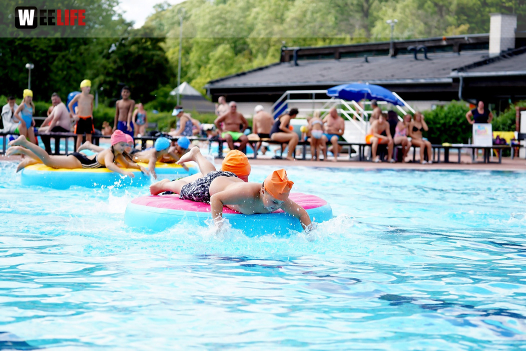 Sommer Pool Party Freibad Hof