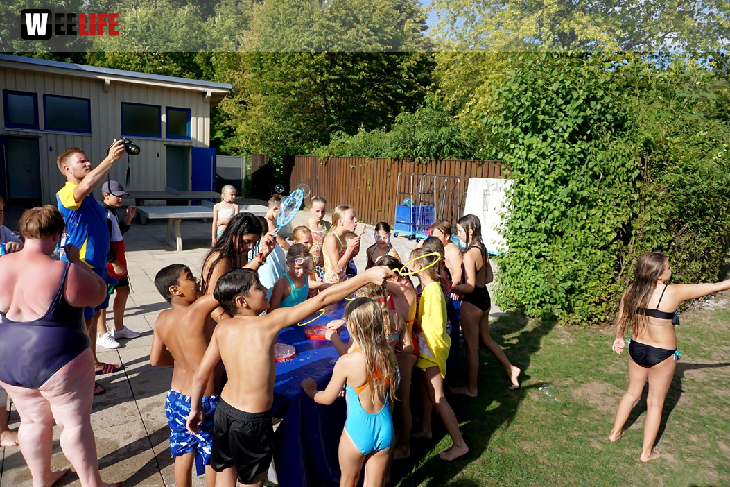 Sommer Pool Party Freibad Hof