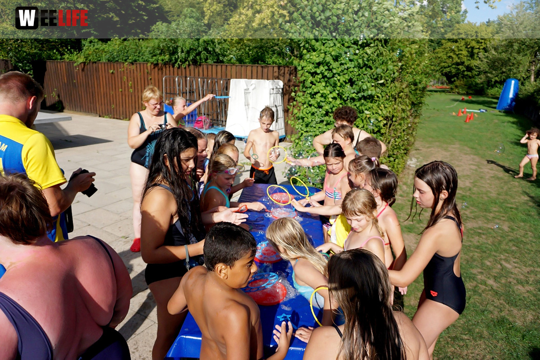 Sommer Pool Party Freibad Hof