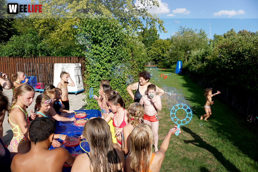 Sommer Pool Party Freibad Hof