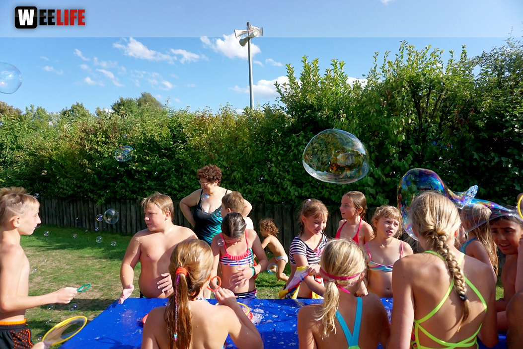Sommer Pool Party Freibad Hof
