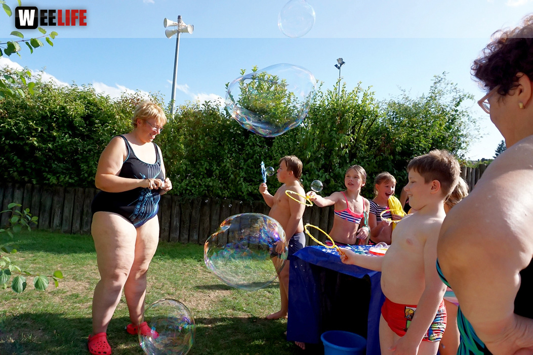 Sommer Pool Party Freibad Hof