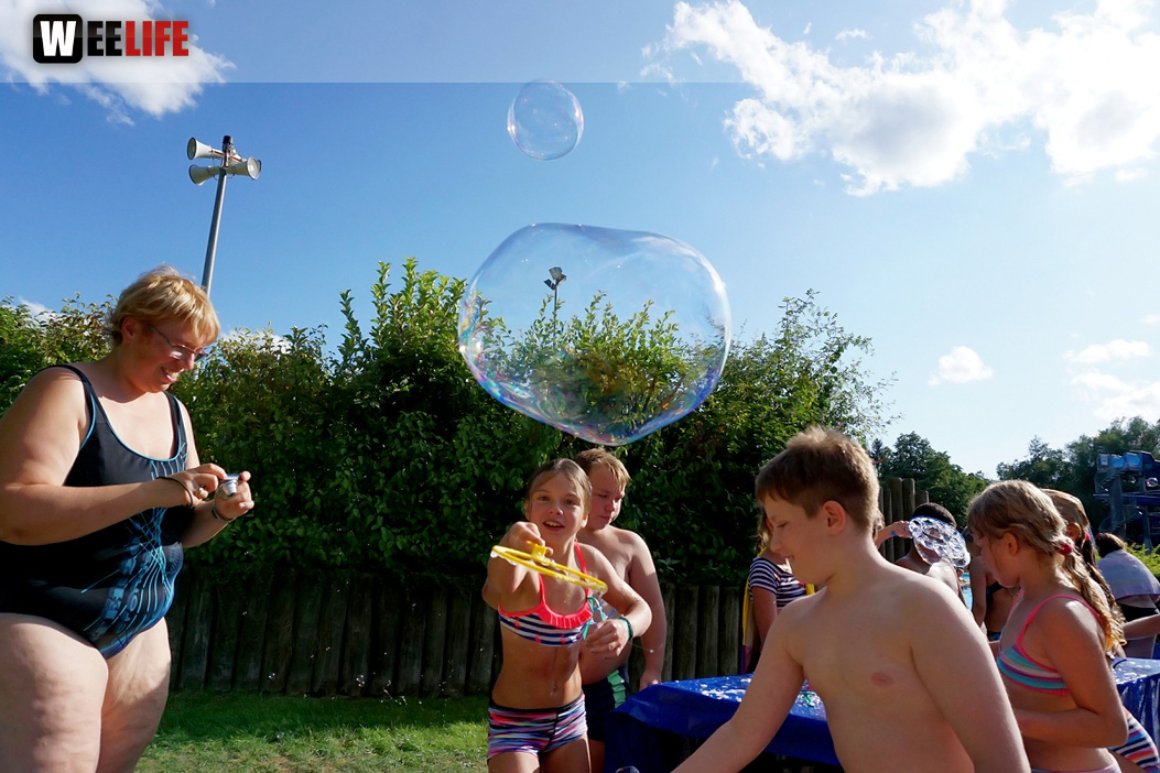 Sommer Pool Party Freibad Hof