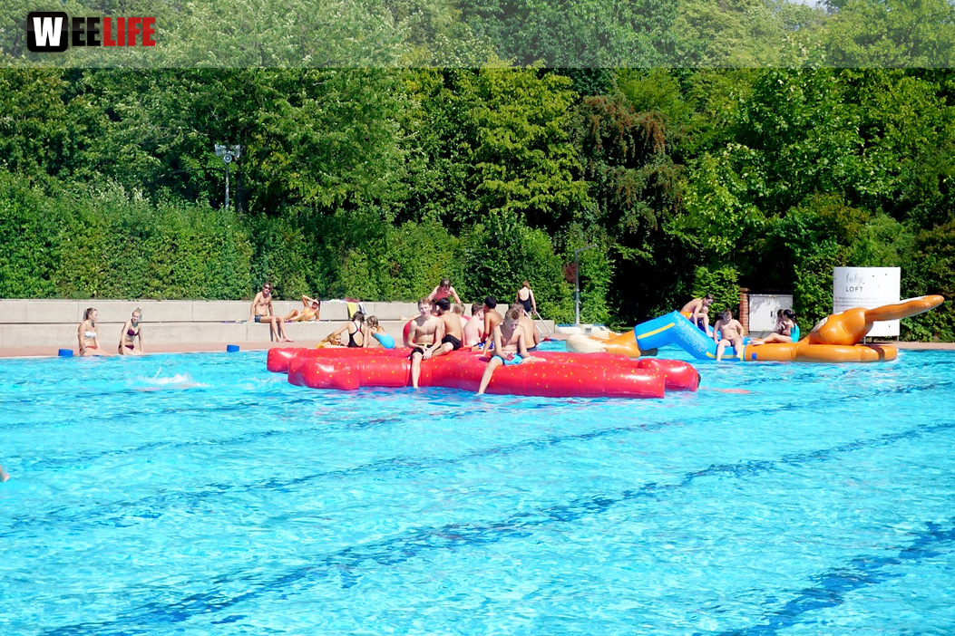 Sommer Pool Party Freibad Hof