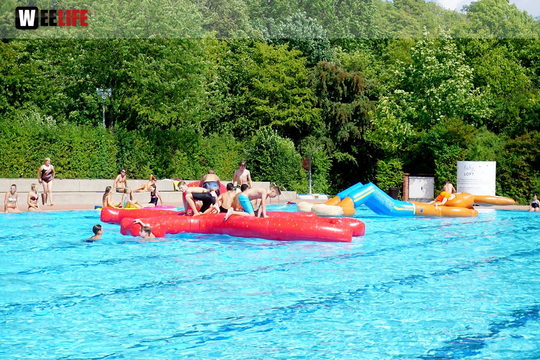 Sommer Pool Party Freibad Hof
