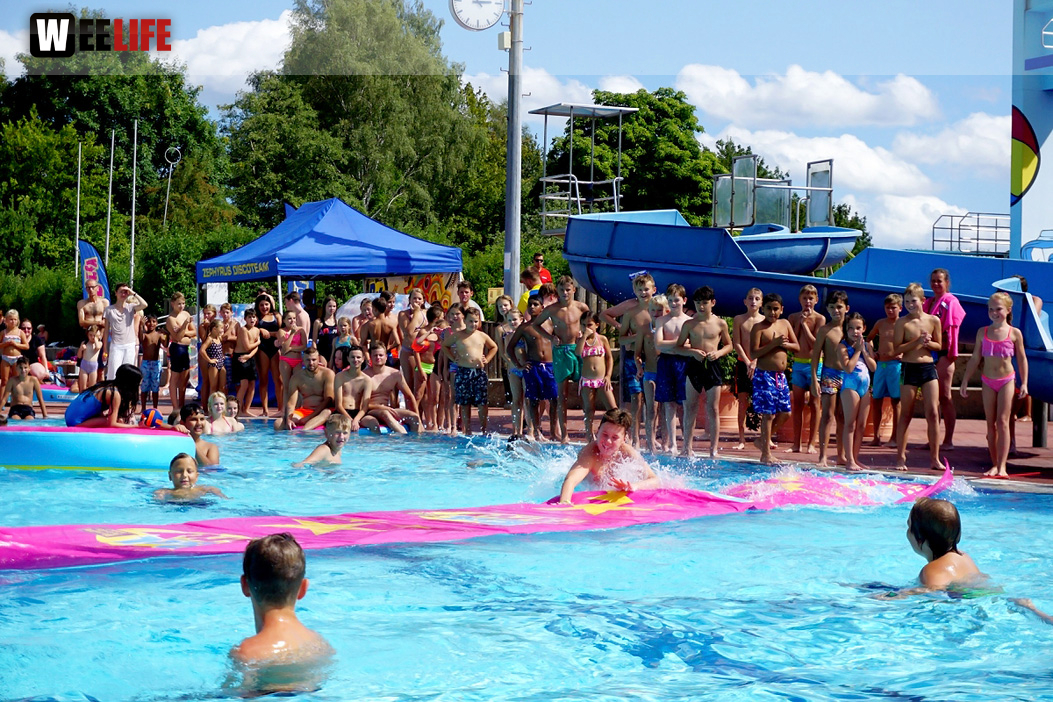 Sommer Pool Party Freibad Hof