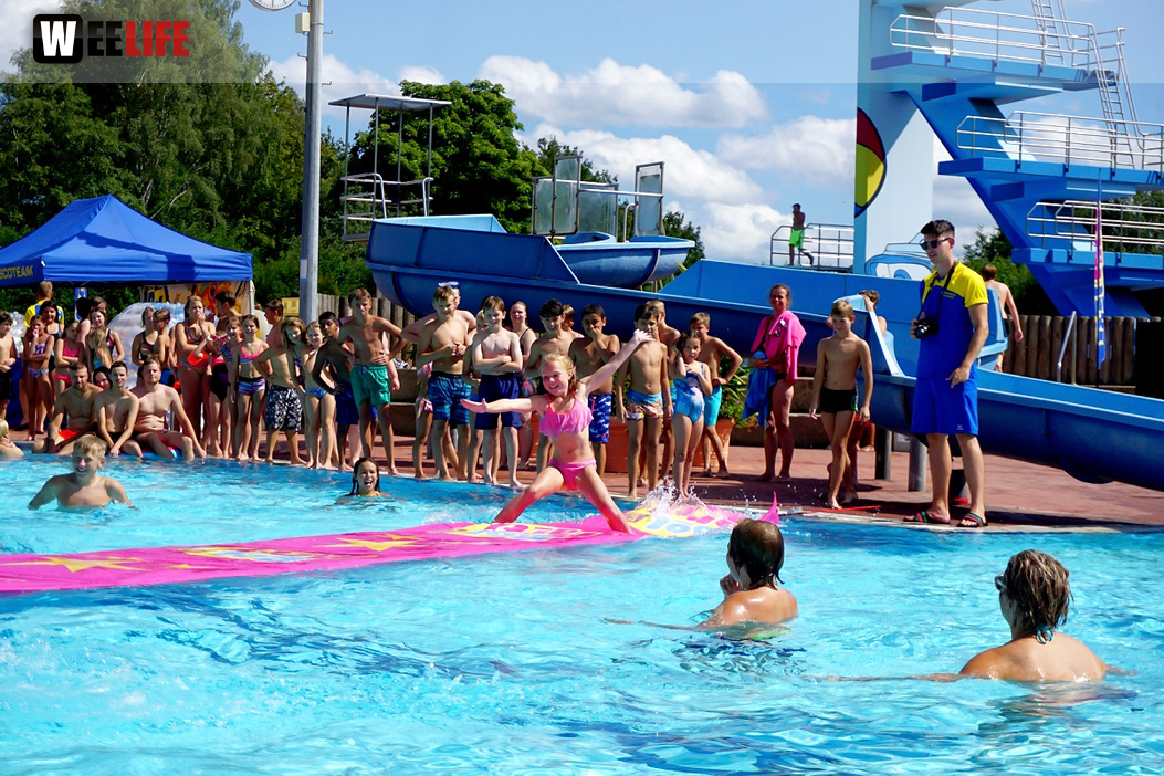 Sommer Pool Party Freibad Hof