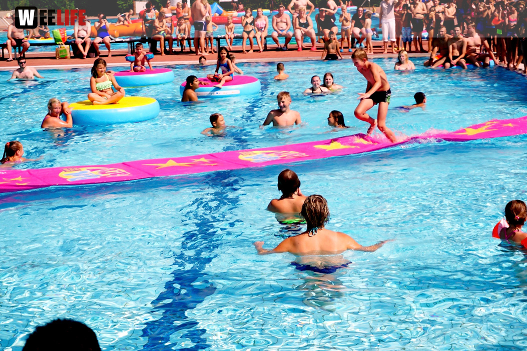 Sommer Pool Party Freibad Hof