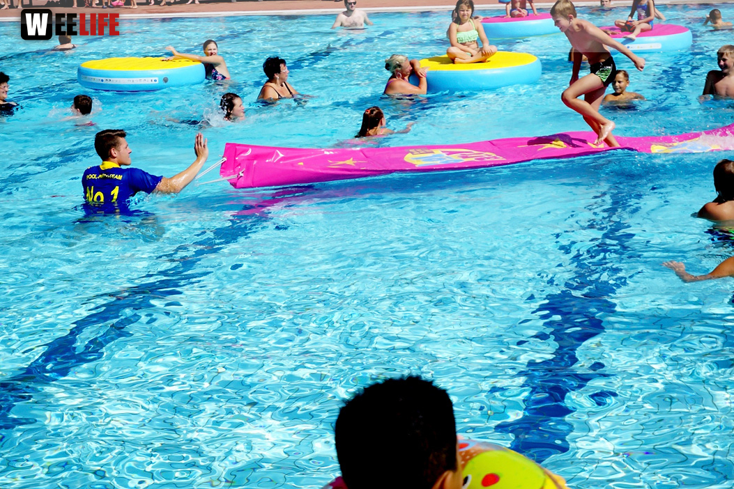 Sommer Pool Party Freibad Hof