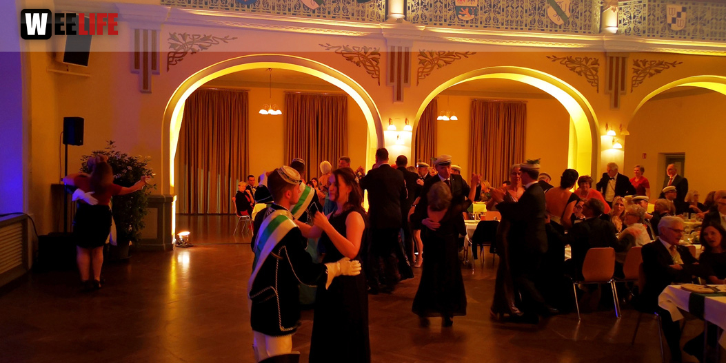 Gala Ball mit Barfly 150 Jahre Absolvia