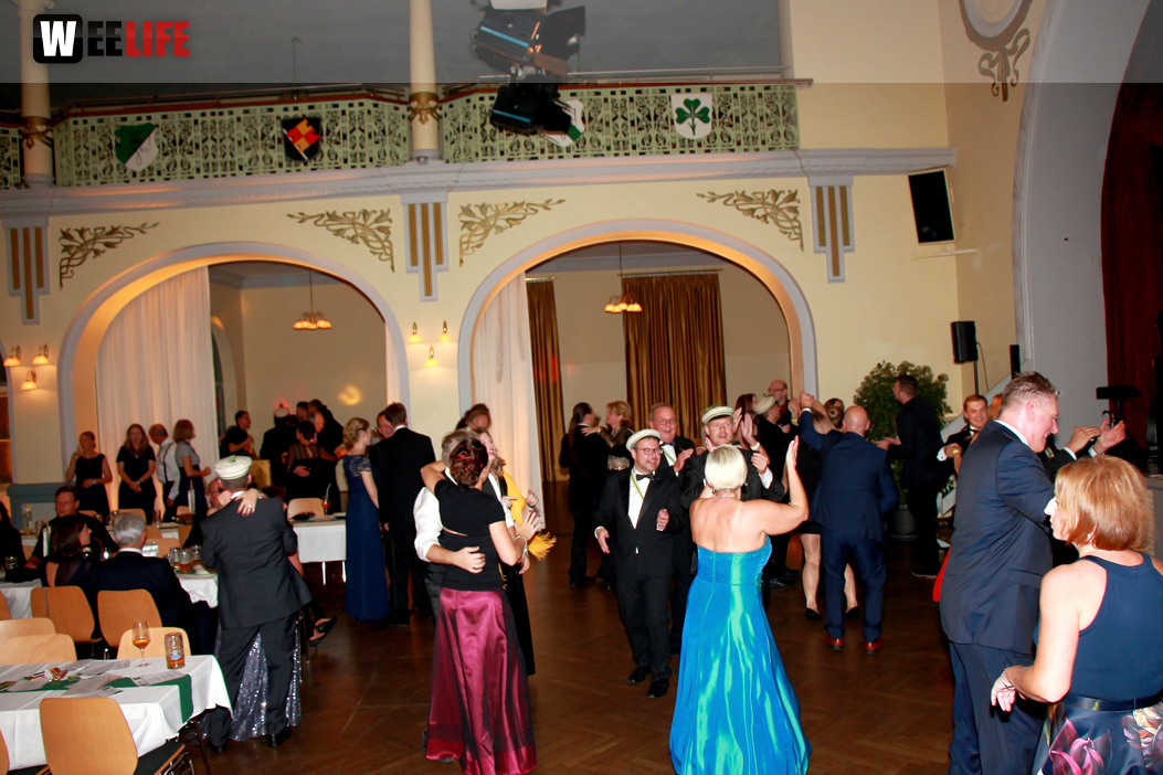 Gala Ball mit Barfly 150 Jahre Absolvia