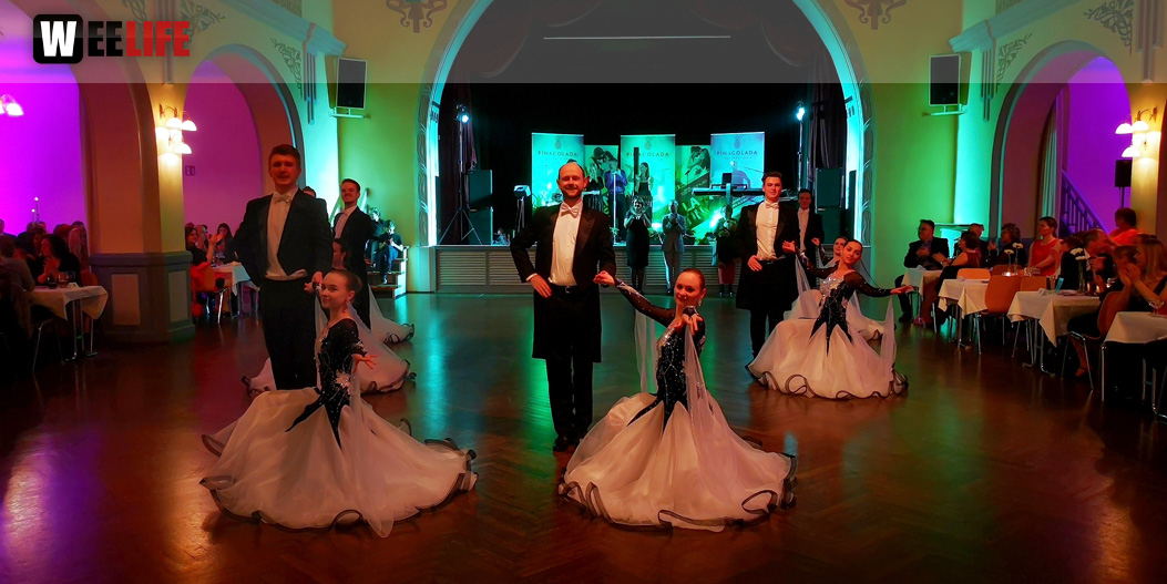 Abschlussball Jean Paul Wirtschaftsschule Montessrie GK Erwachsene TS Swing  Hof2