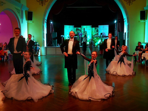 Abschlussball Jean Paul Wirtschaftsschule Montessrie GK Erwachsene TS Swing  Hof2 – Foto 2