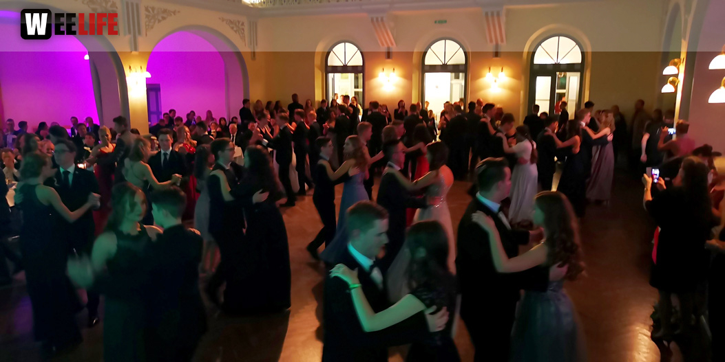 Abschlussball Jean Paul Wirtschaftsschule Montessrie GK Erwachsene TS Swing  Hof2