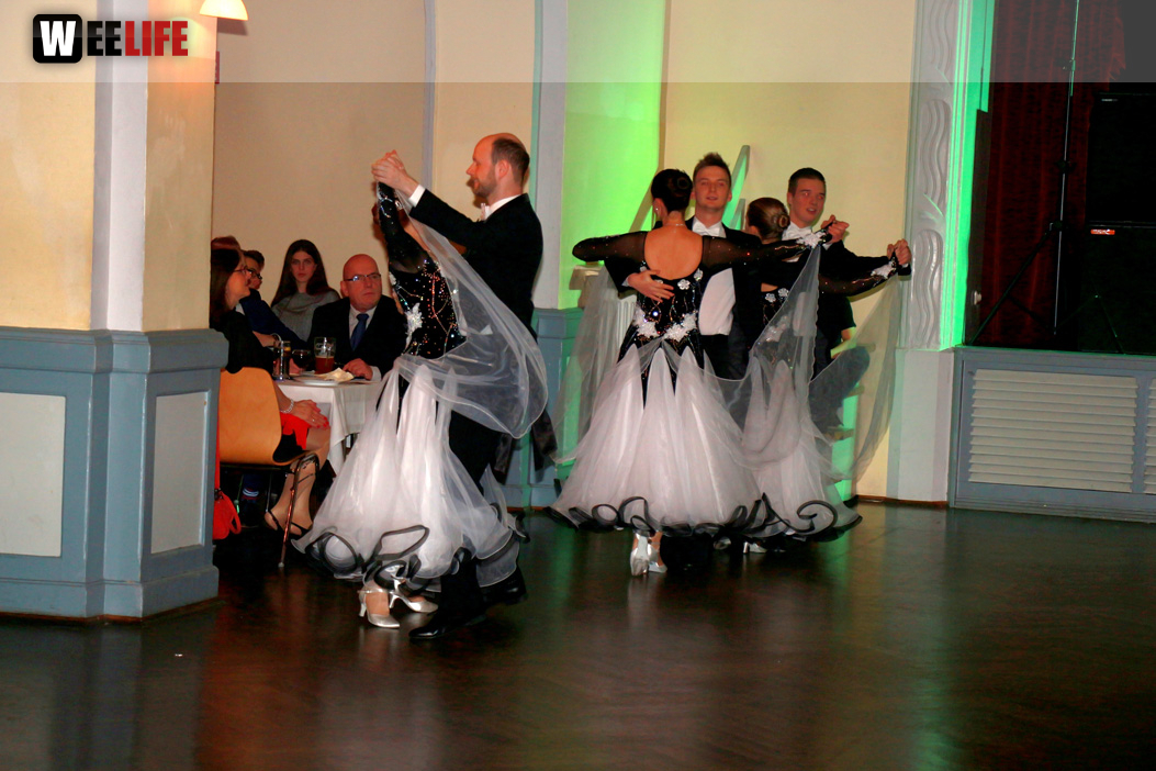 Abschlussball Jean Paul Wirtschaftsschule Montessrie GK Erwachsene TS Swing  Hof2