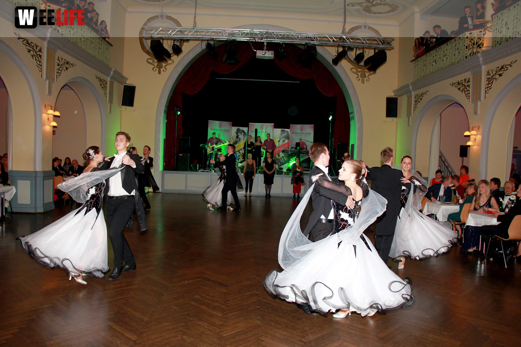 Abschlussball Jean Paul Wirtschaftsschule Montessrie GK Erwachsene TS Swing  Hof2