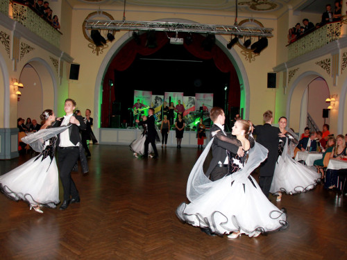 Abschlussball Jean Paul Wirtschaftsschule Montessrie GK Erwachsene TS Swing  Hof2 – Foto 7