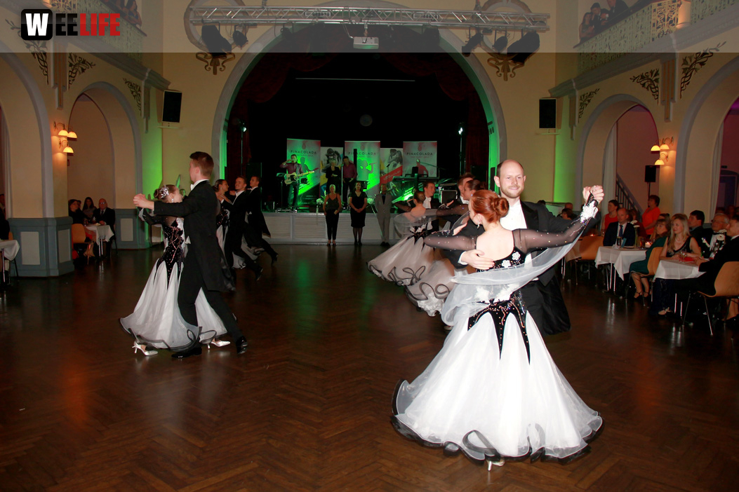 Abschlussball Jean Paul Wirtschaftsschule Montessrie GK Erwachsene TS Swing  Hof2